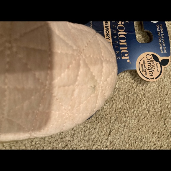 ISOTONER Bedroom slippers. - Picture 5 of 5